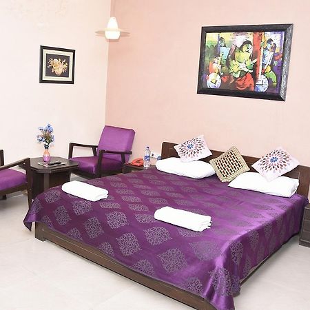 Modipur Hotel Rampur  ภายนอก รูปภาพ