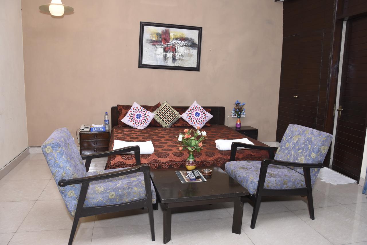 Modipur Hotel Rampur  ภายนอก รูปภาพ