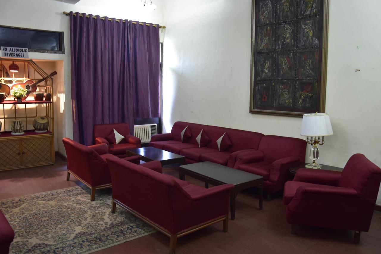 Modipur Hotel Rampur  ภายนอก รูปภาพ